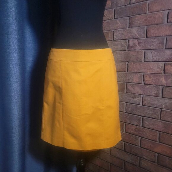 Ann Taylor Goldenrod Mini Pencil Skirt w/Pockets - Size 10 - Picture 1 of 10